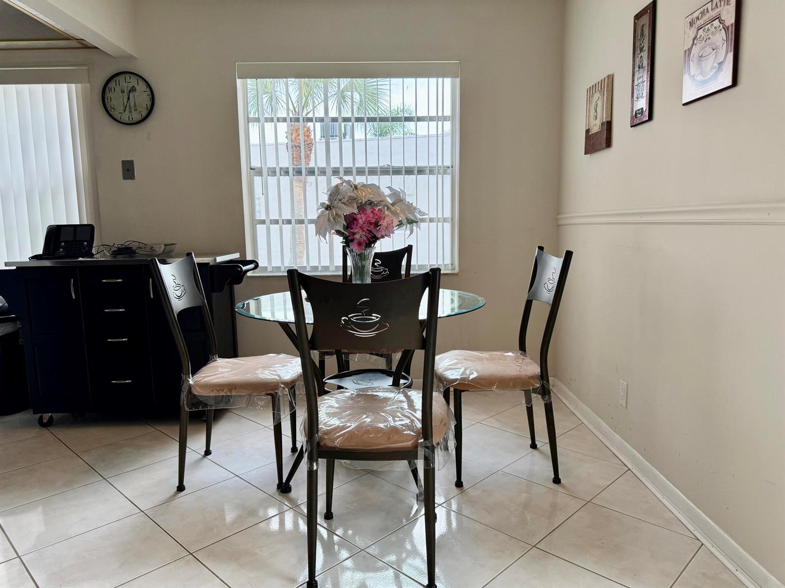 470 Capri J, Delray Beach FL 33484 photo 5