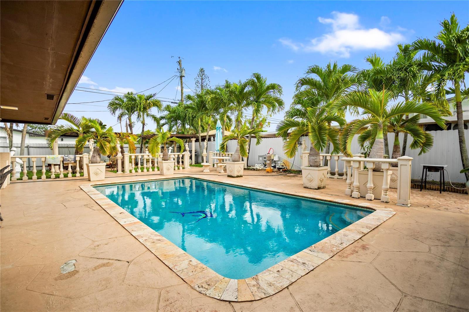 17811 NW 12th Court, Miami Gardens FL 33169 photo 2
