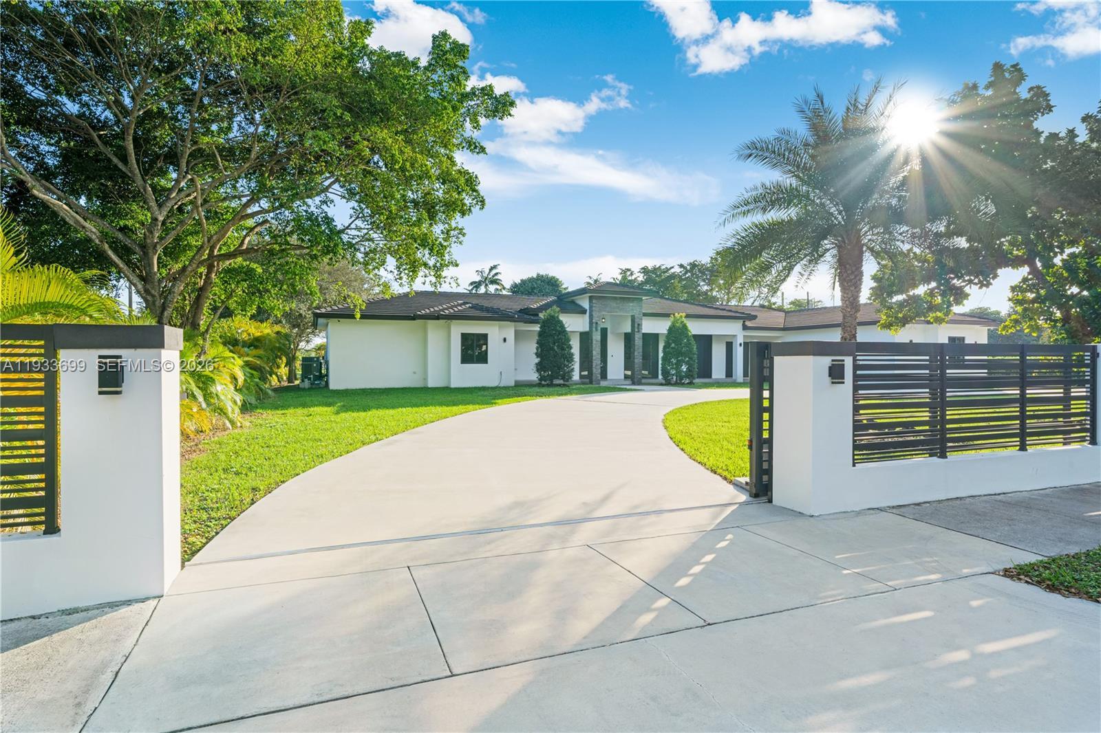 10398 SW 64th St, Miami FL 33173 photo 4