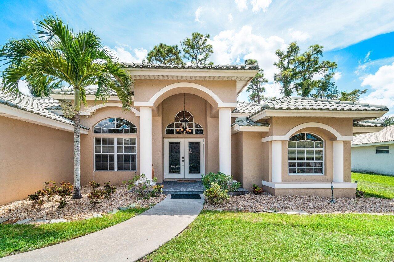 146 Fernwood Crescent, Royal Palm Beach FL 33411 photo 2