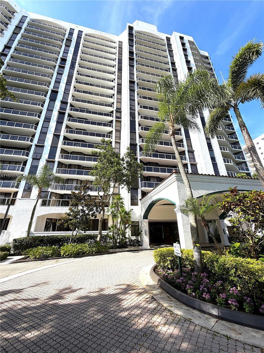 3640 Yacht Club Dr # 104, Aventura FL 33180