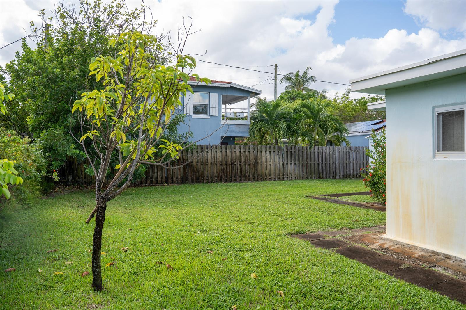 258 Cortez Road, West Palm Beach FL 33405 photo 2