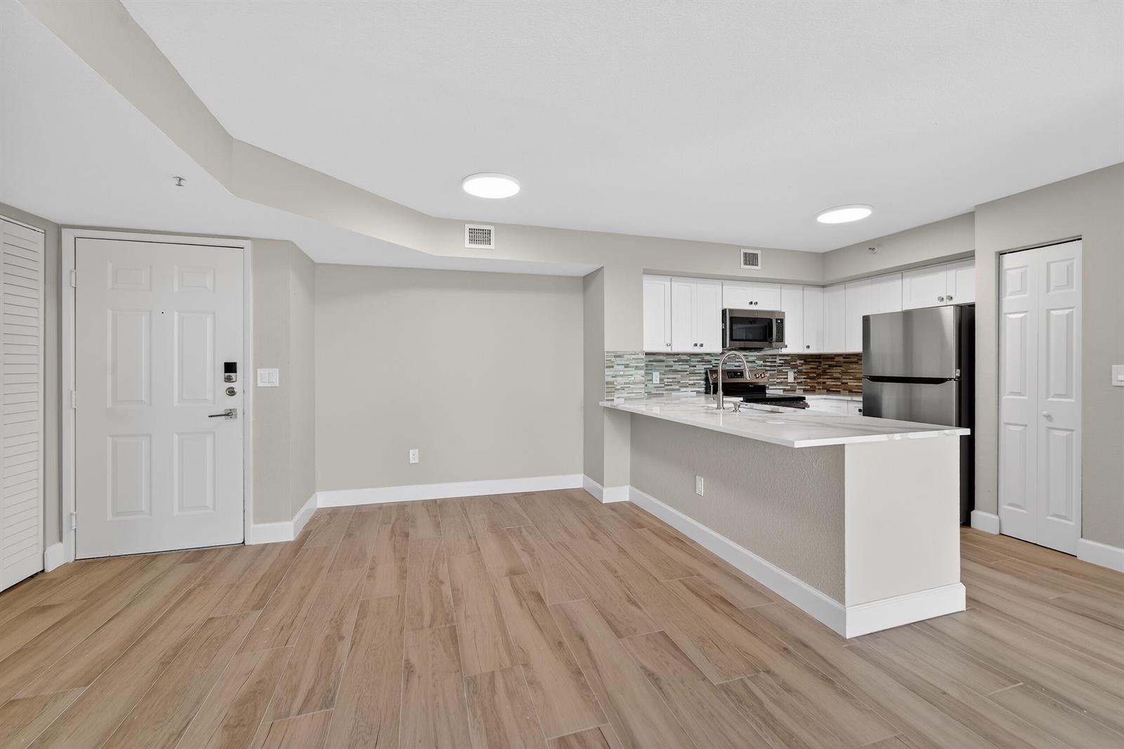 167 Yacht Club Way # 104, Hypoluxo FL 33462 photo 5