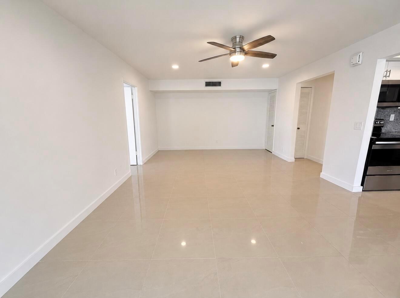 514 Piedmont K, Delray Beach FL 33446 photo 3