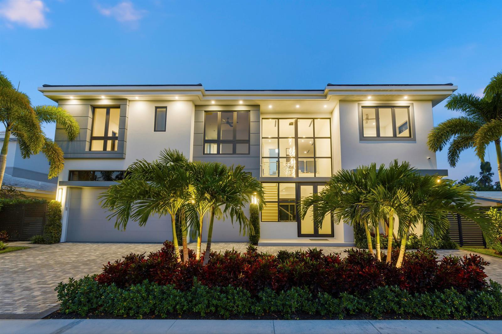 1050 NE 3rd Avenue, Boca Raton FL 33432