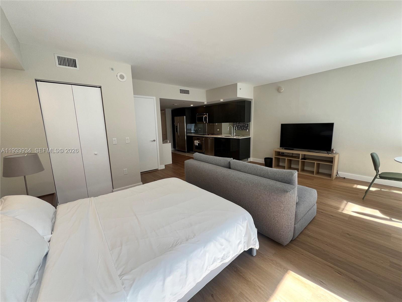 31 SE 6th St # 703, Miami FL 33131 photo 5