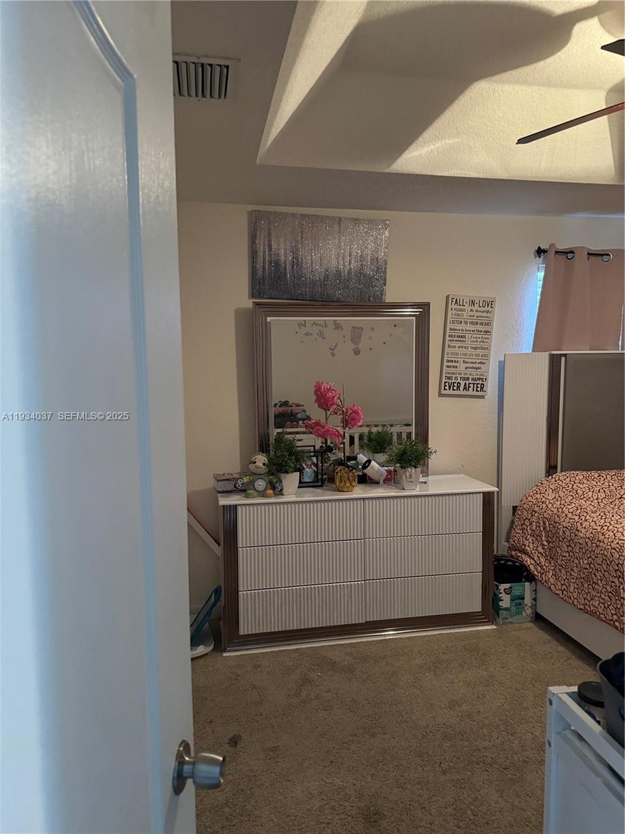 1043 SE 23rd Ave, Homestead FL 33035 photo 5
