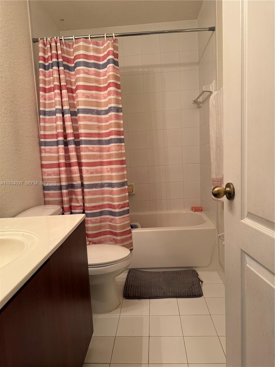 1043 SE 23rd Ave, Homestead FL 33035 photo 4
