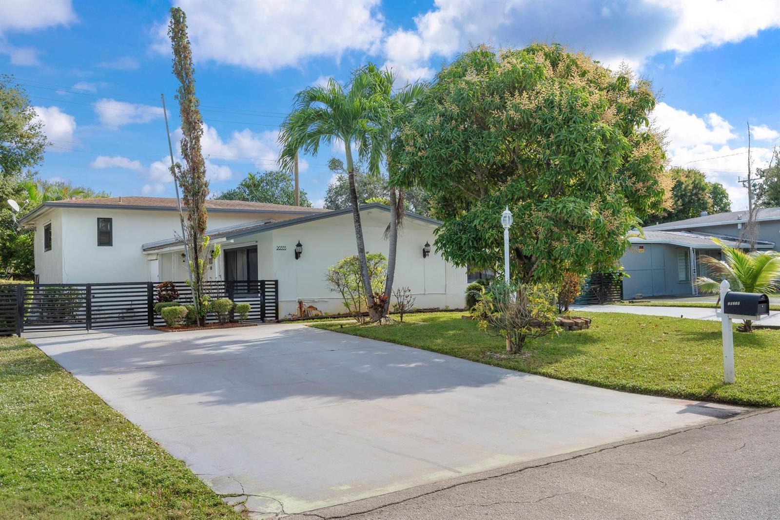 20335 NE 13th Court, Miami FL 33179 photo 2