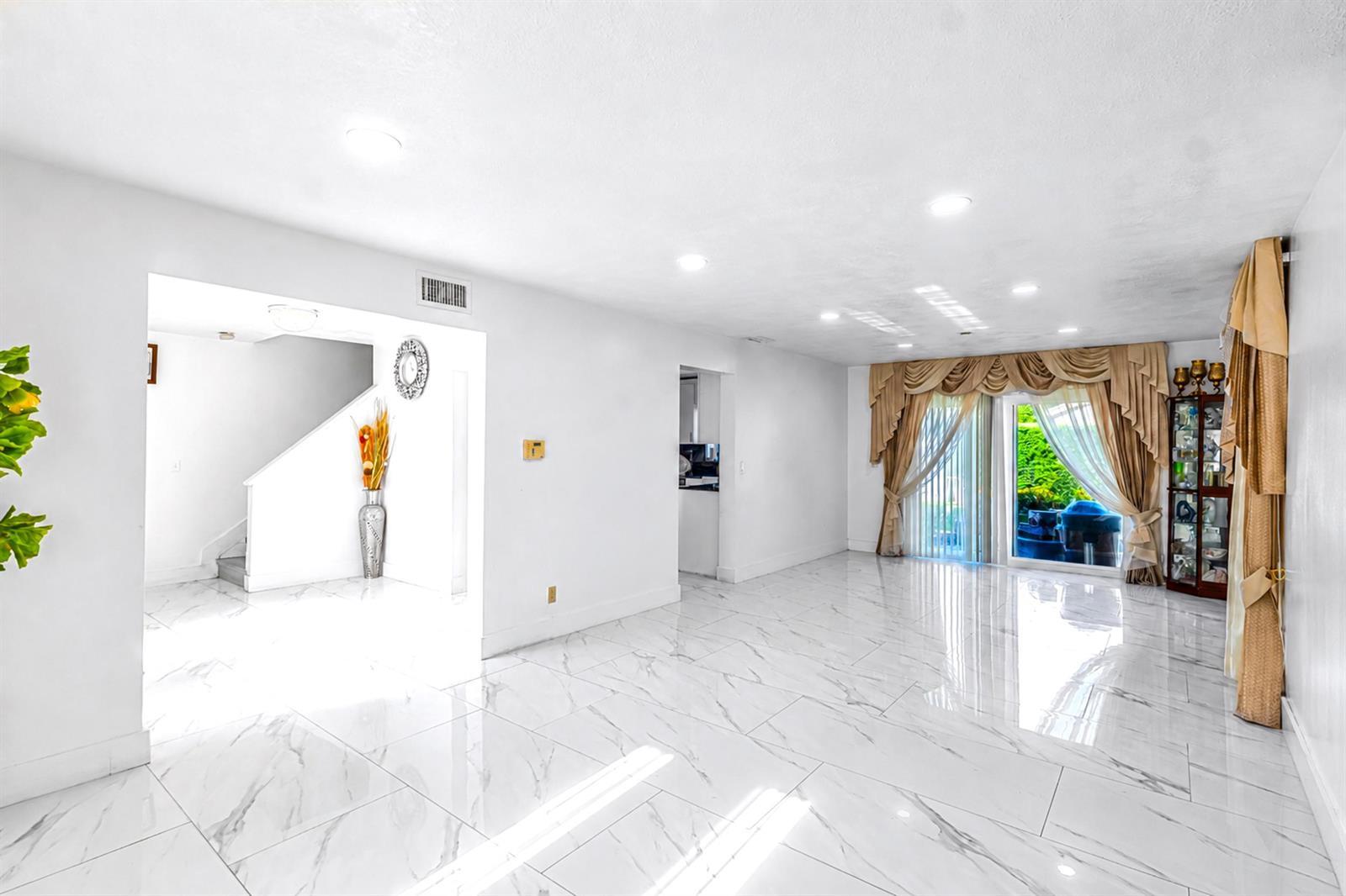 3111 Thames Way, Miramar FL 33025 photo 3