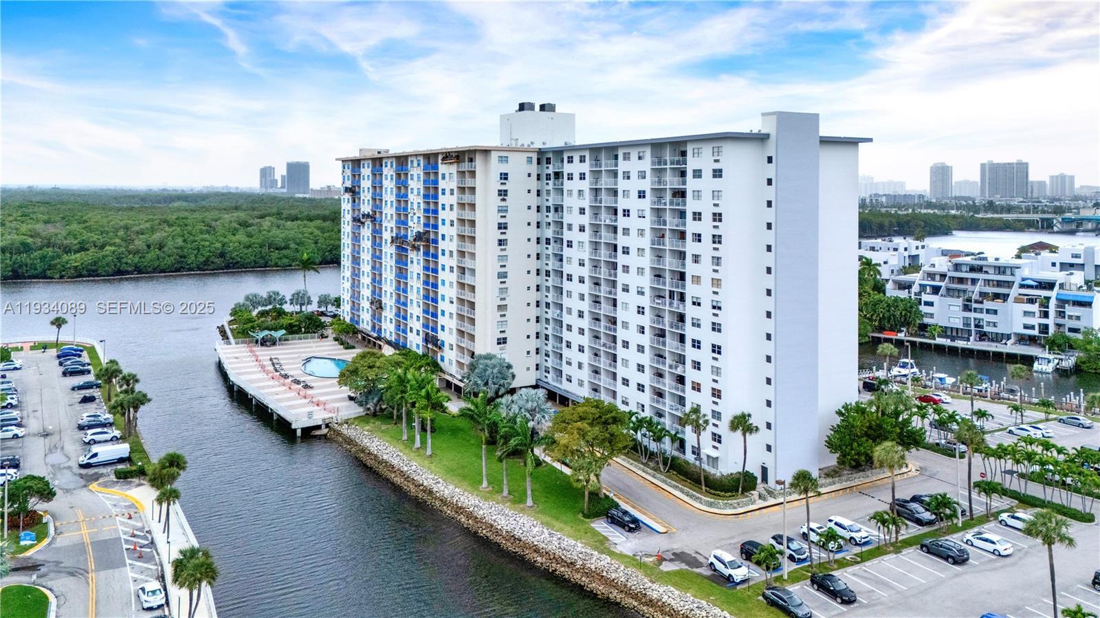 400 Kings Point Dr # 1604, Sunny Isles Beach FL 33160 photo 2