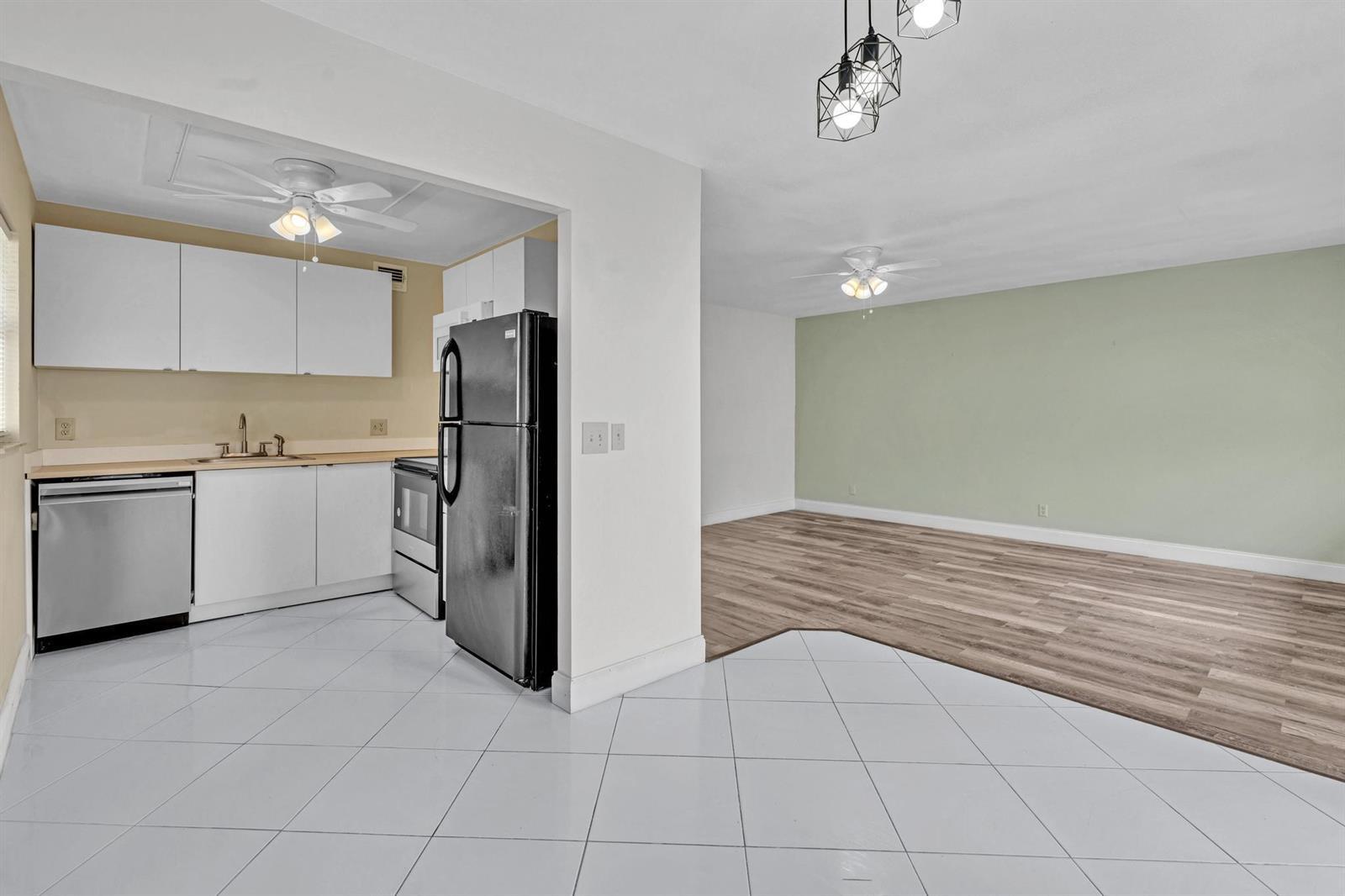365 Flanders # H, Delray Beach FL 33484 photo 4