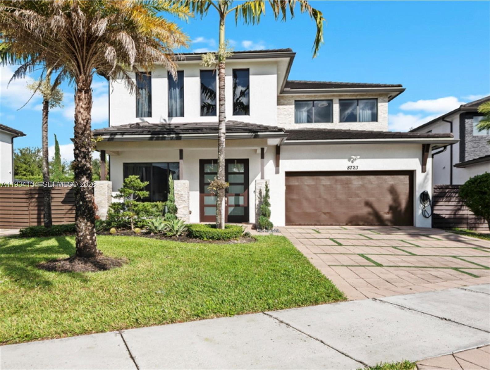 8723 NW 161st Ter, Miami Lakes FL 33018 photo 2