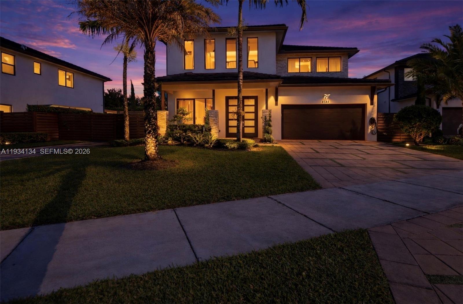 8723 NW 161st Ter, Miami Lakes FL 33018