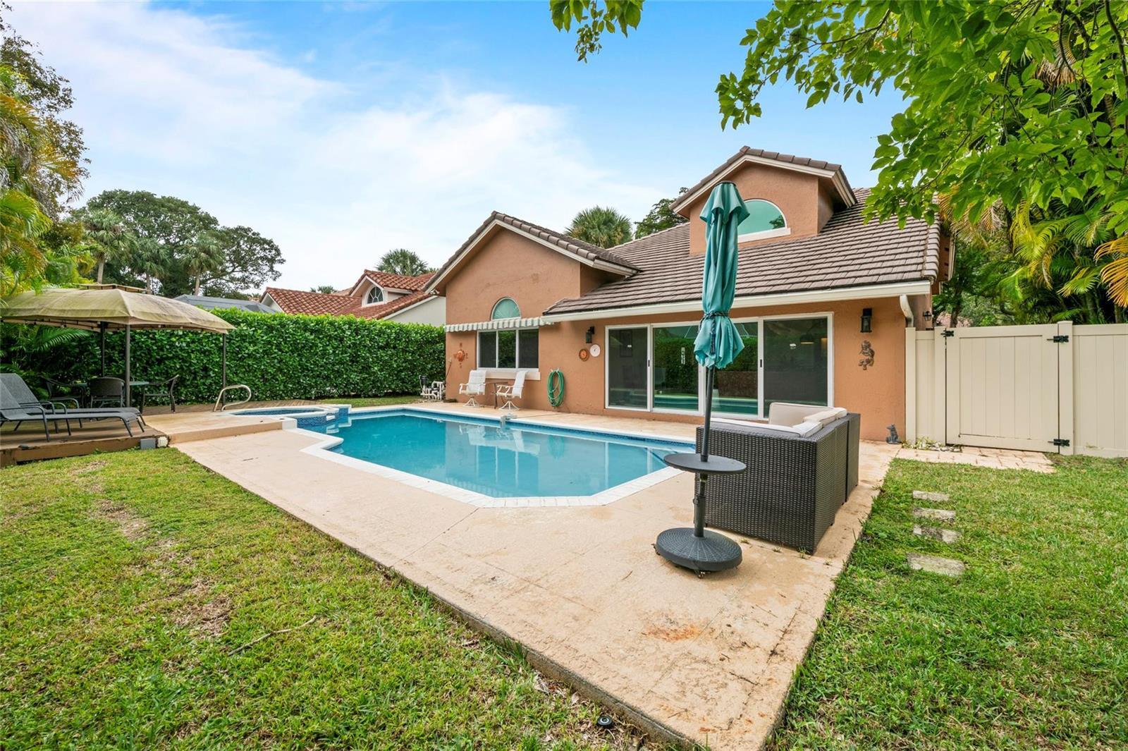 608 Misty Oaks Lane, Pompano Beach FL 33069 photo 5