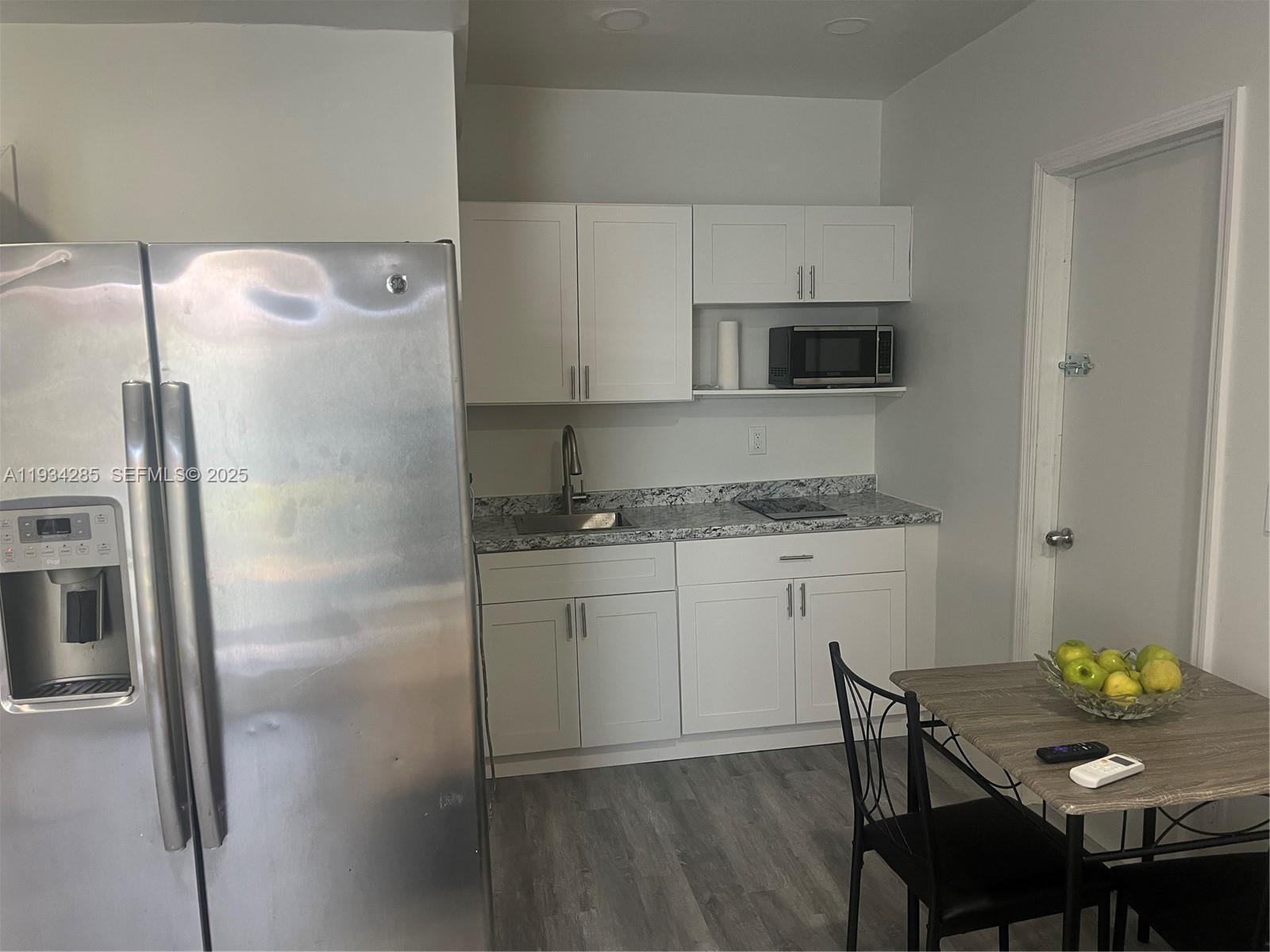 20766 SW 85th Pl, Cutler Bay FL 33189 photo 2