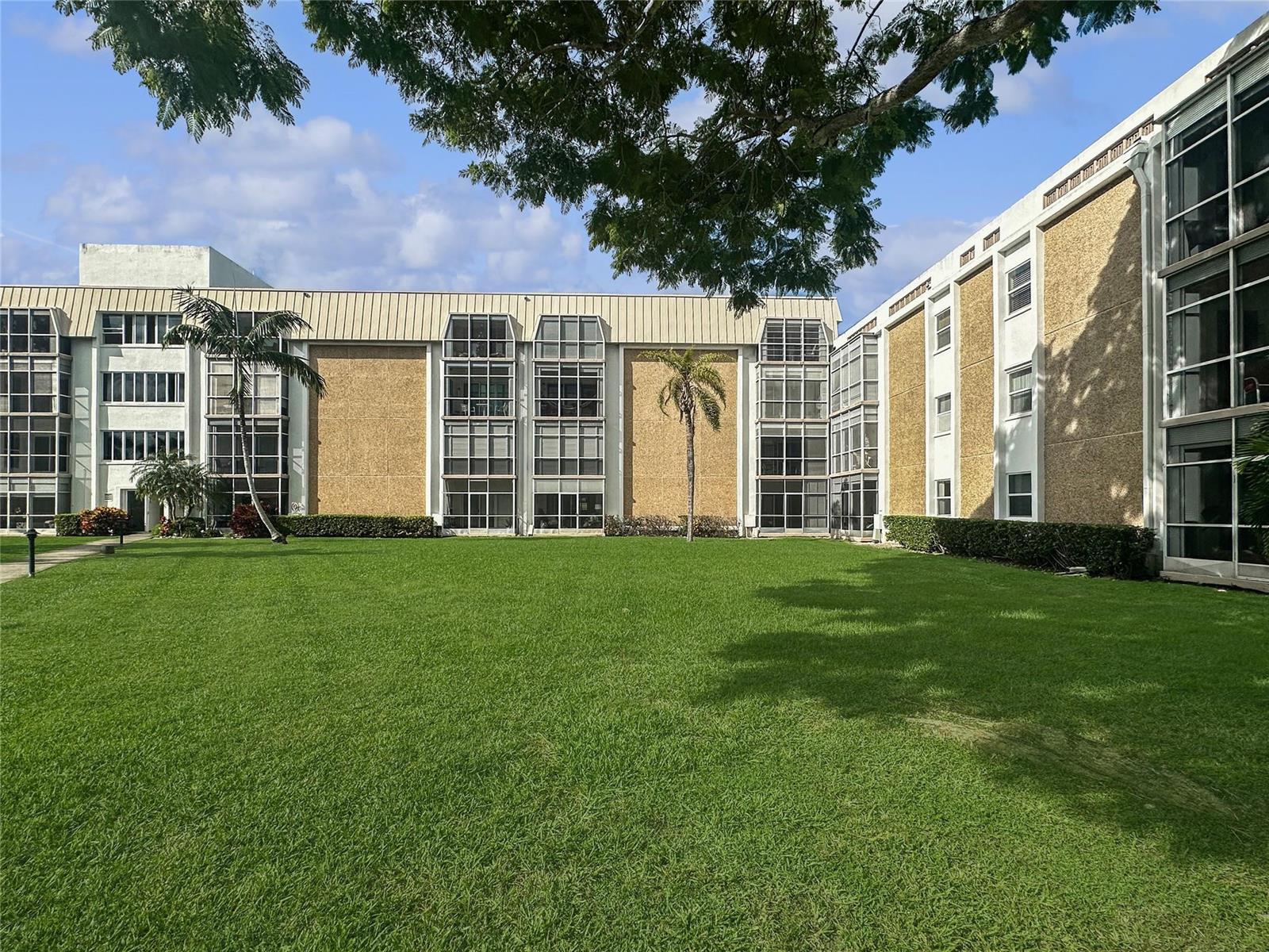 2970 NE 16th Avenue # 102b, Oakland Park FL 33334