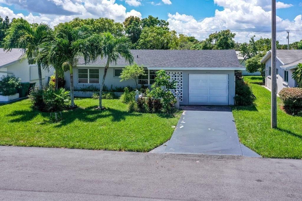6708 NW 57th Drive, Tamarac FL 33321