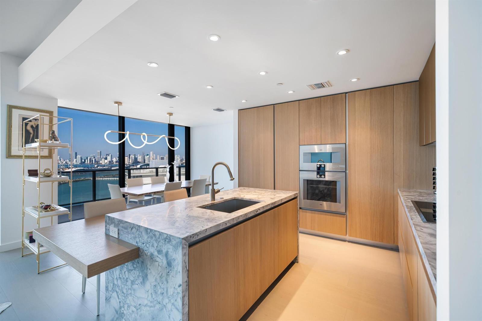 500 Alton # 2702, Miami Beach FL 33139 photo 4