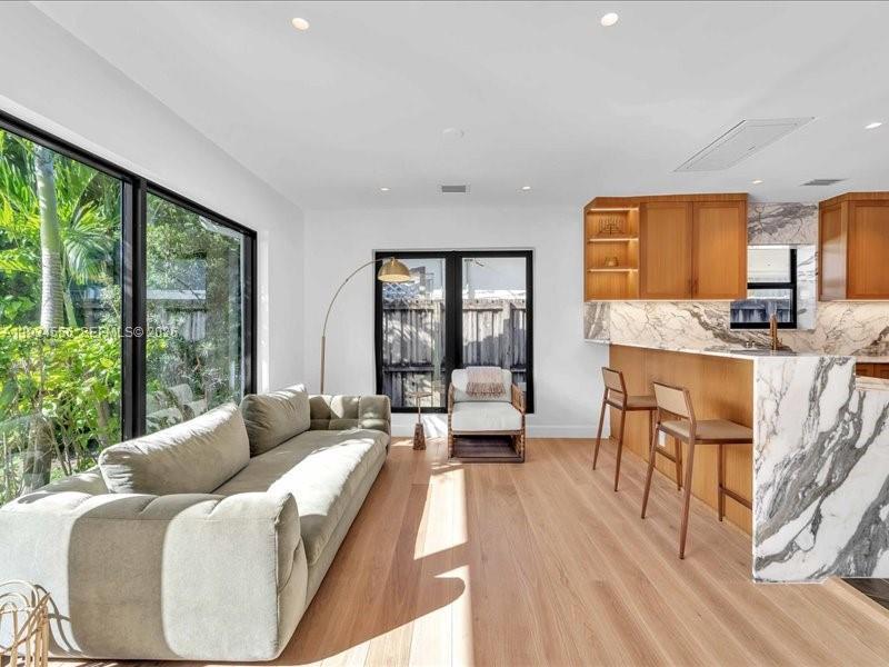 920 W 47th Ct, Miami Beach FL 33140 photo 3