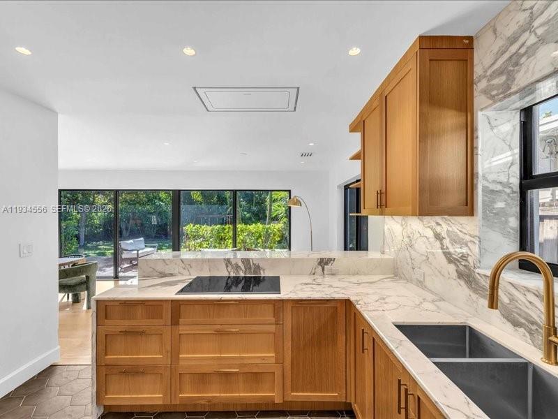 920 W 47th Ct, Miami Beach FL 33140 photo 5