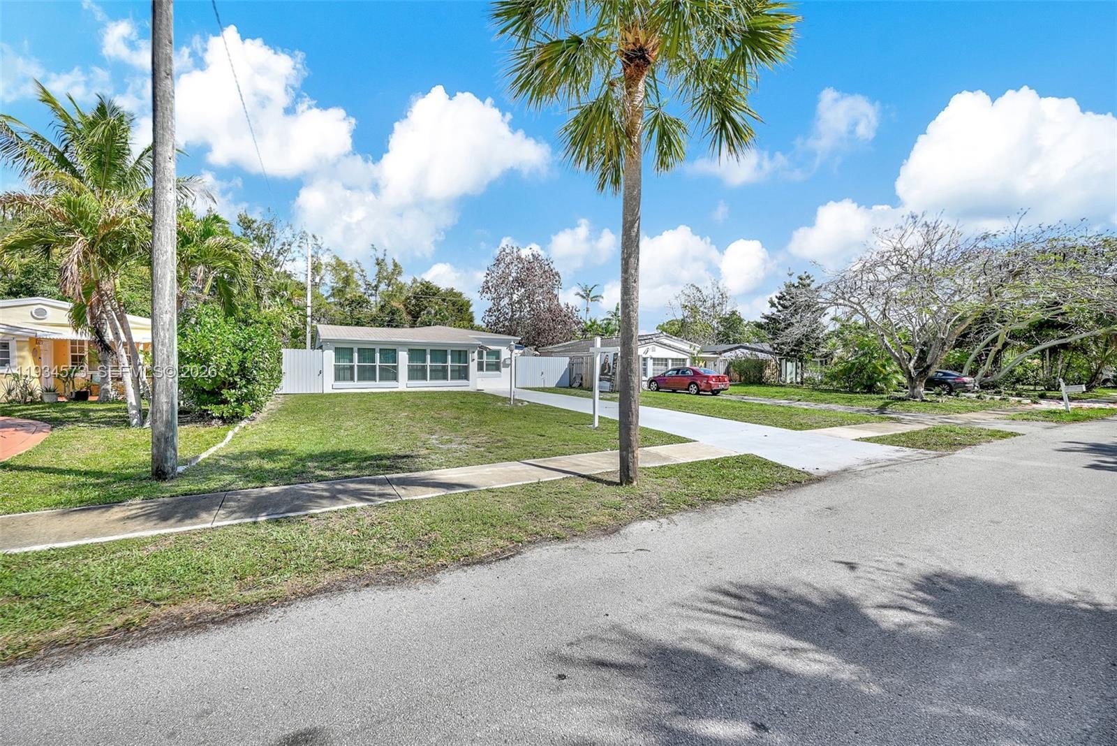 1323 NE 182nd St, North Miami Beach FL 33162 photo 5