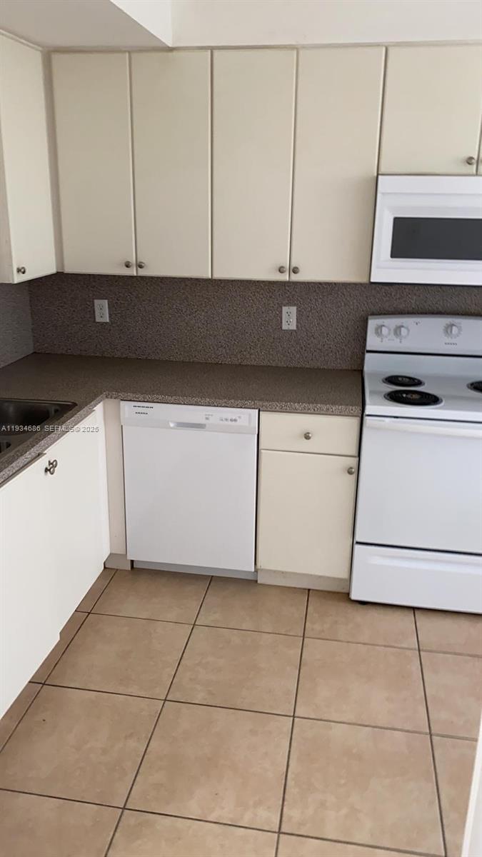 22831 SW 88 PL # 205, Cutler Bay FL 33190 photo 2
