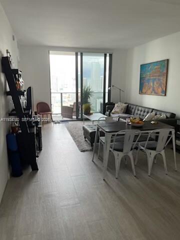 45 SW 9th St # 3210, Miami FL 33130 photo 2