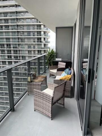 45 SW 9th St # 3210, Miami FL 33130 photo 3