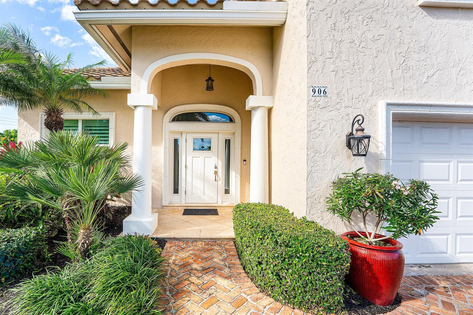 906 Dolphin Drive, Jupiter FL 33458 photo 4