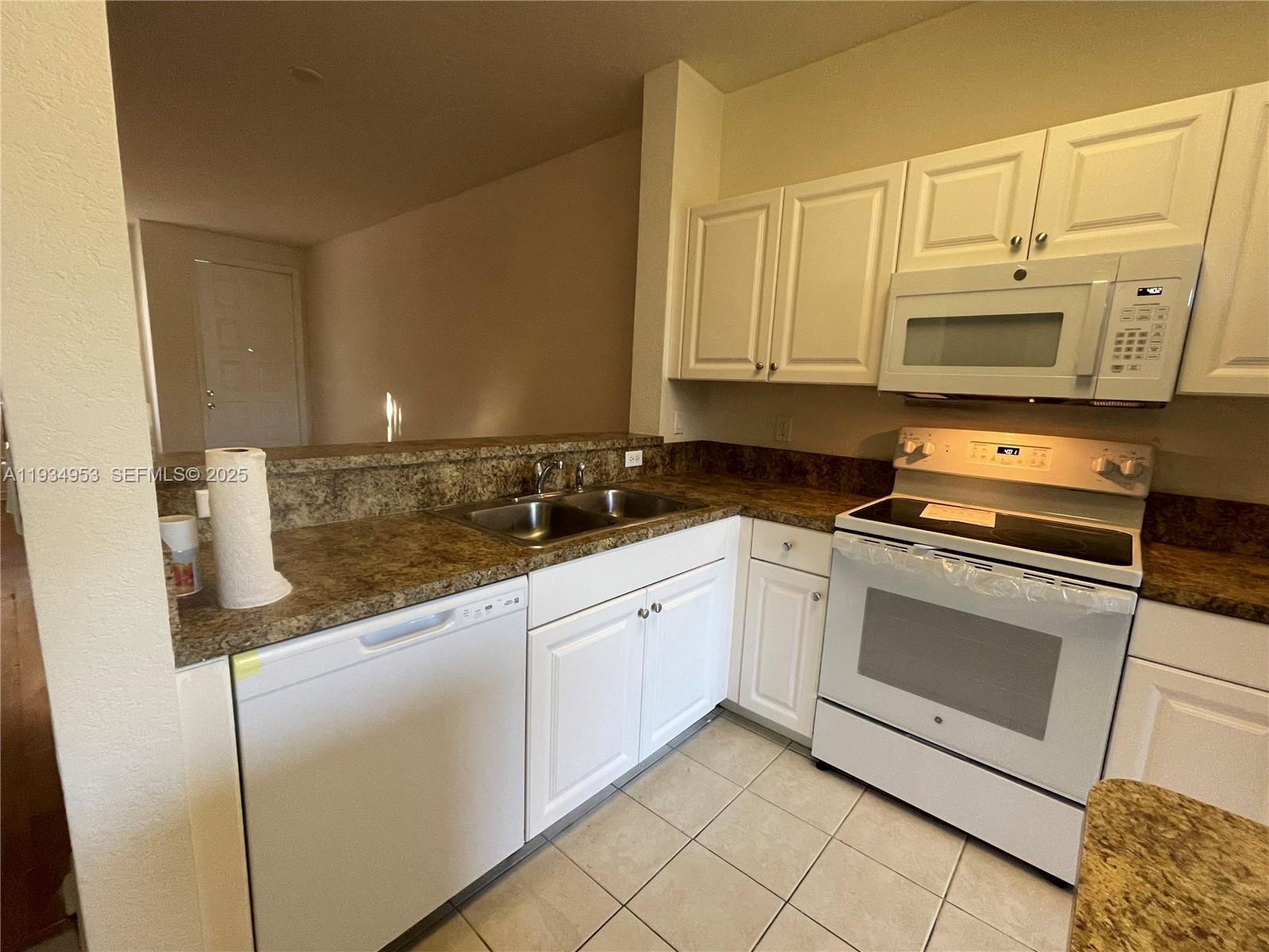 3550 Oleander Ter, Riviera Beach FL 33404 photo 5