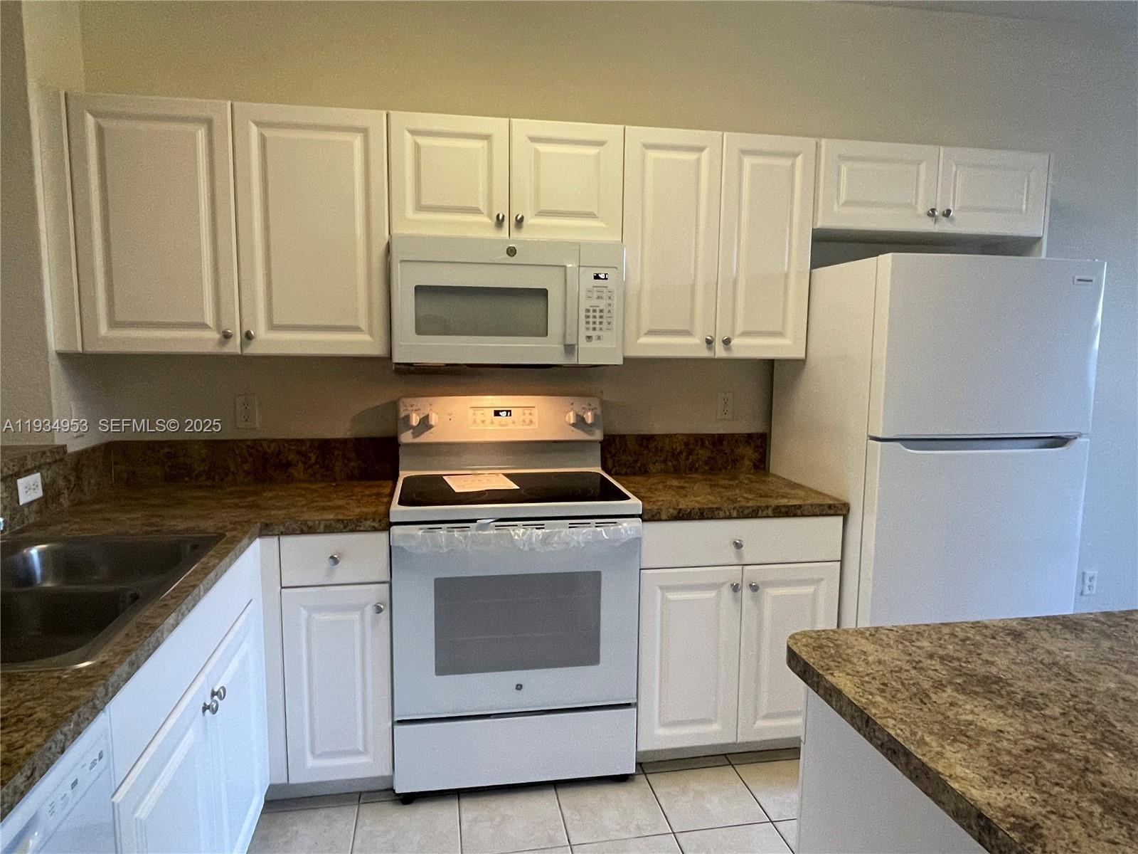 3550 Oleander Ter, Riviera Beach FL 33404 photo 4
