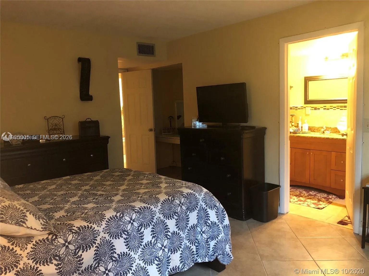 9440 SW 8th St # 402, Boca Raton FL 33428 photo 5