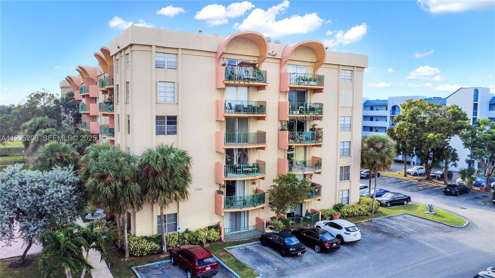 9360 Fontainebleau Blvd # 101, Miami FL 33172 photo 2