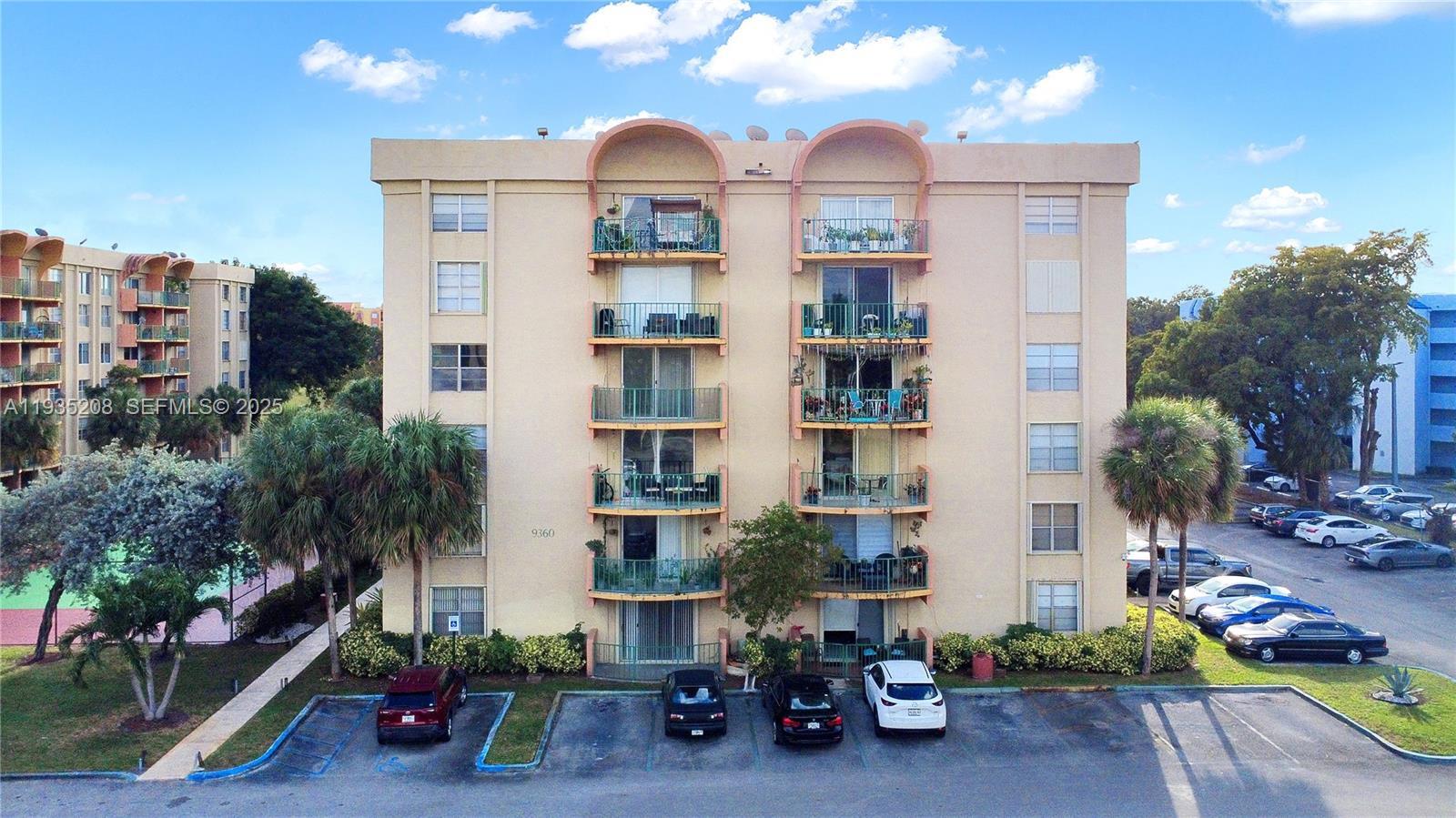 9360 Fontainebleau Blvd # 101, Miami FL 33172