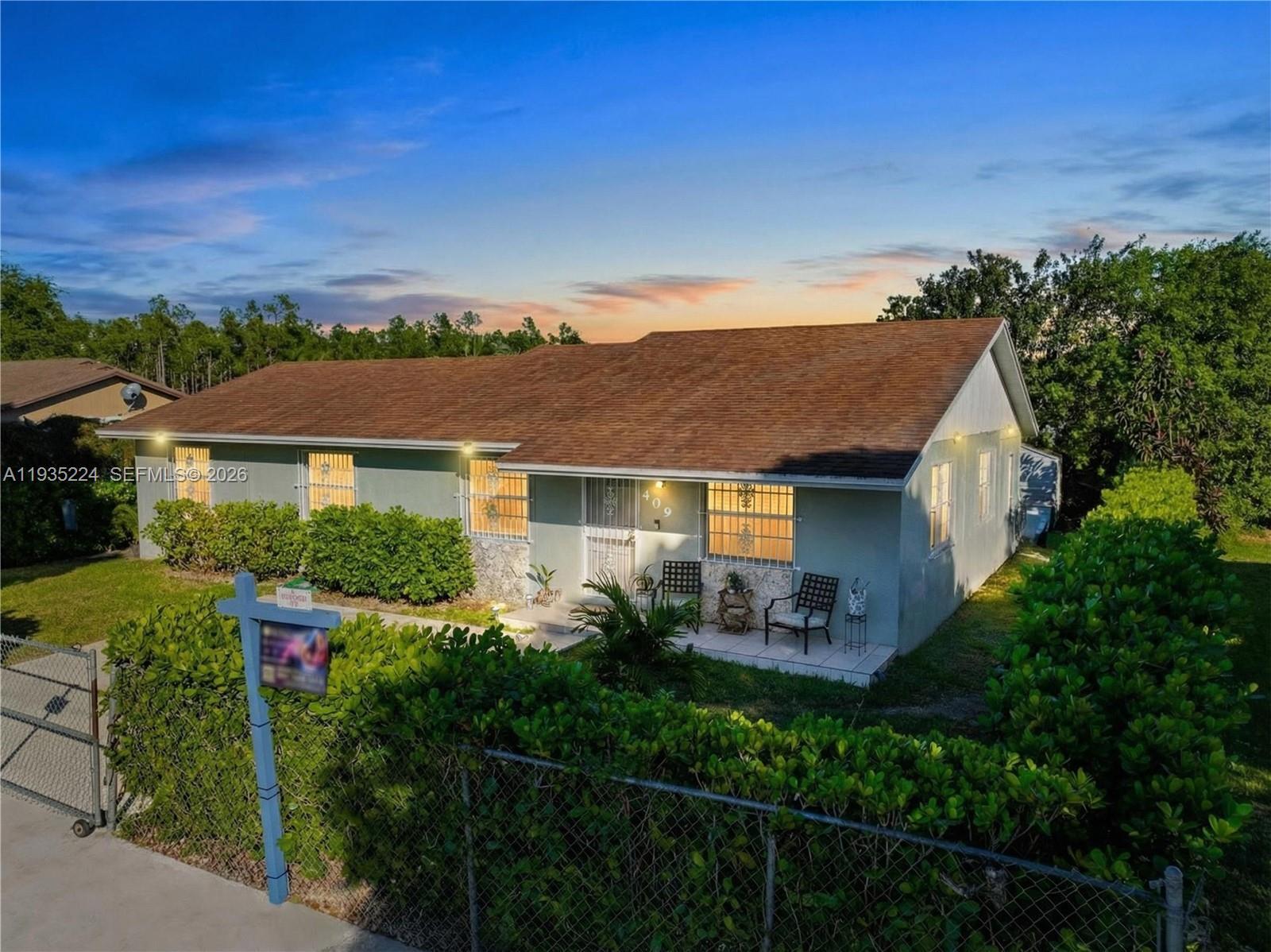 409 SW 8th Ave, Florida City FL 33034 photo 2