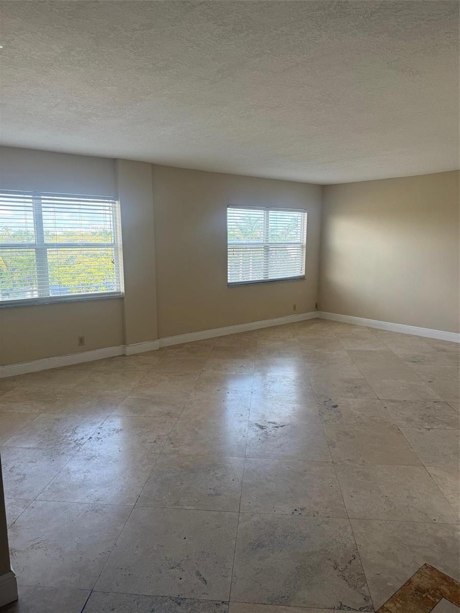 2555 NE 11th Street # 502, Fort Lauderdale FL 33304 photo 2