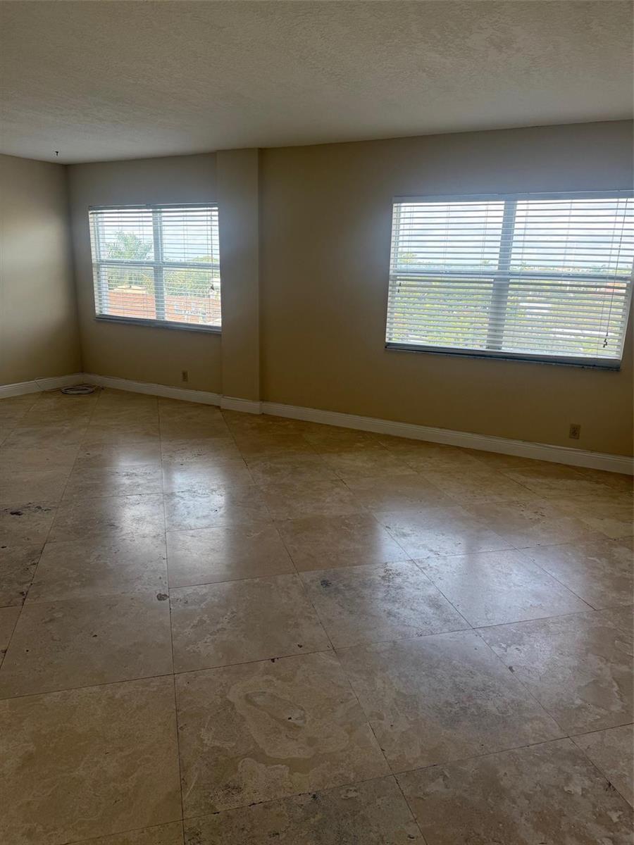 2555 NE 11th Street # 502, Fort Lauderdale FL 33304