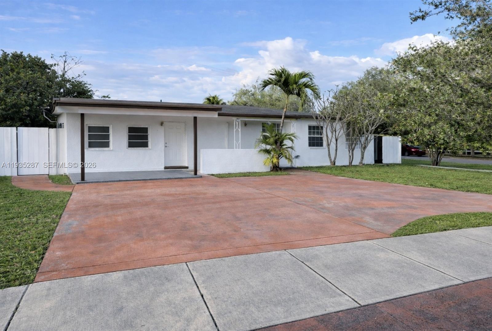 9201 SW 43rd Ter, Miami FL 33165 photo 2