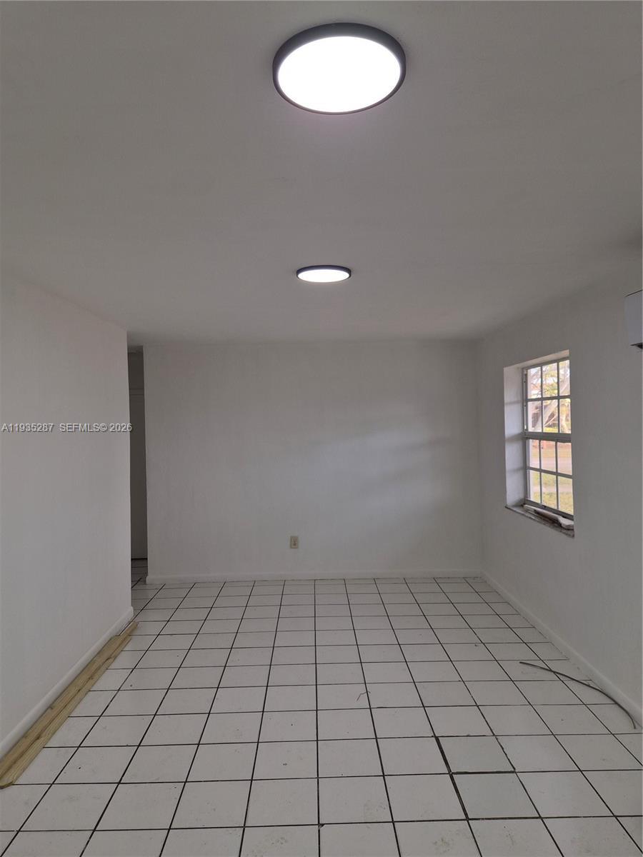 9201 SW 43rd Ter, Miami FL 33165 photo 4