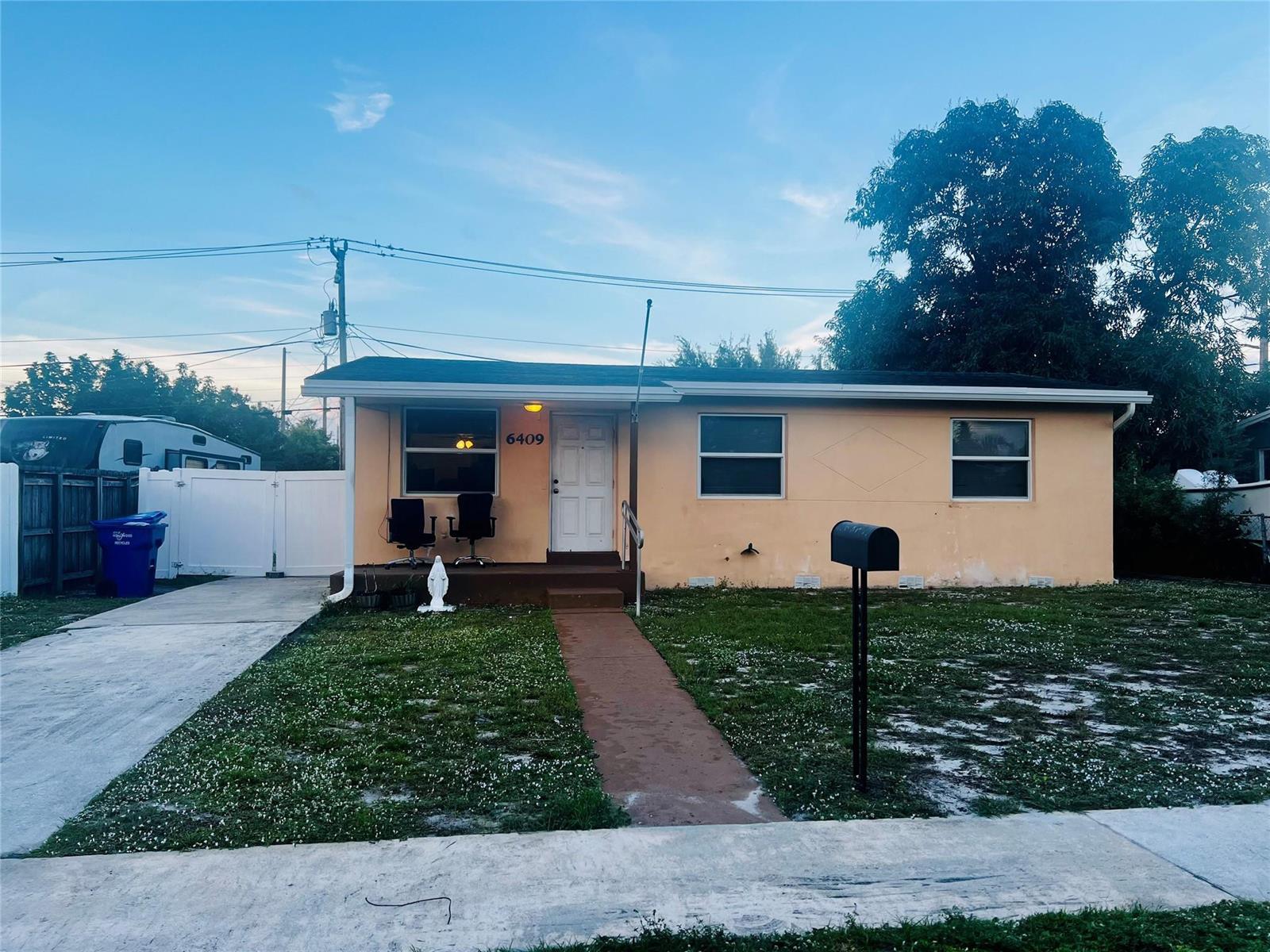 6409 Franklin Street, Hollywood FL 33024