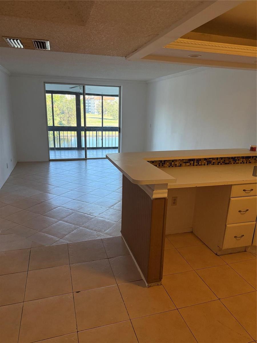 3740 Inverrary Drive # 3D, Lauderhill FL 33319 photo 3