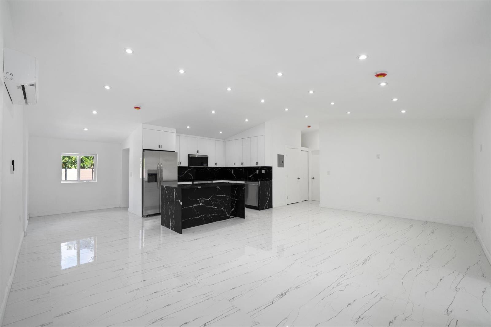 823 SW 27th Street, Fort Lauderdale FL 33315 photo 4
