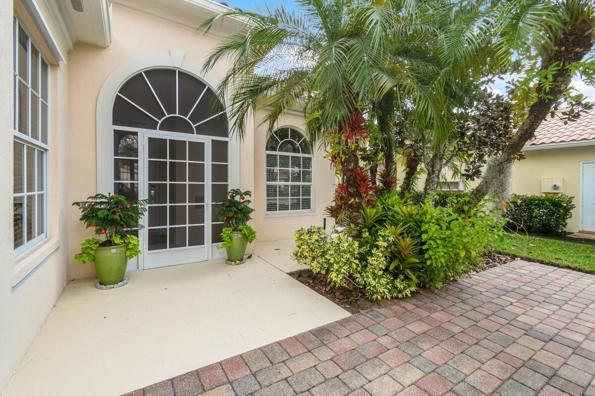 8297 SE Angelina Court, Hobe Sound FL 33455 photo 3