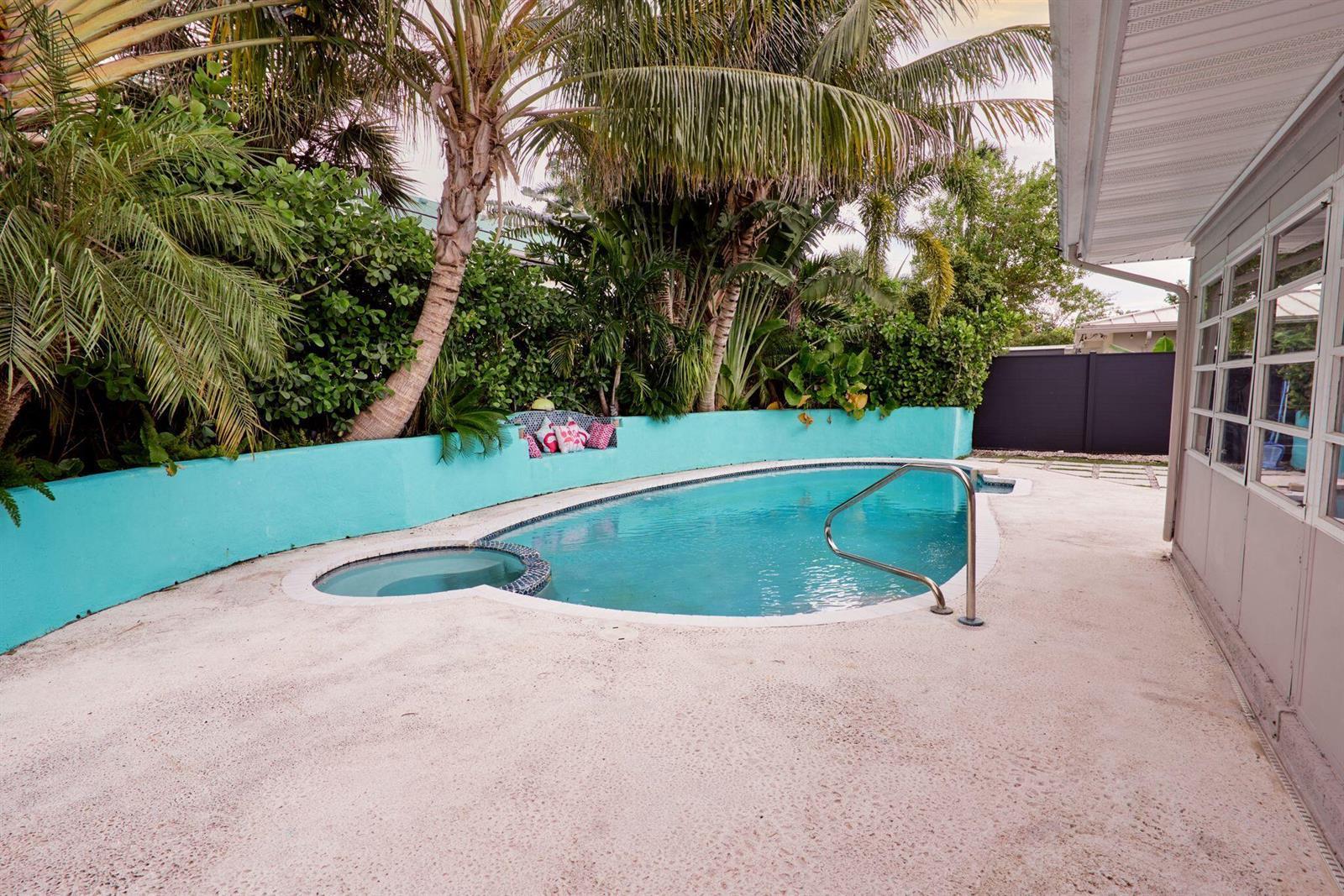 113 Park Lane E, Hypoluxo FL 33462