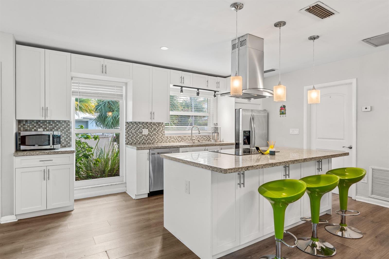 113 Park Lane E, Hypoluxo FL 33462 photo 4