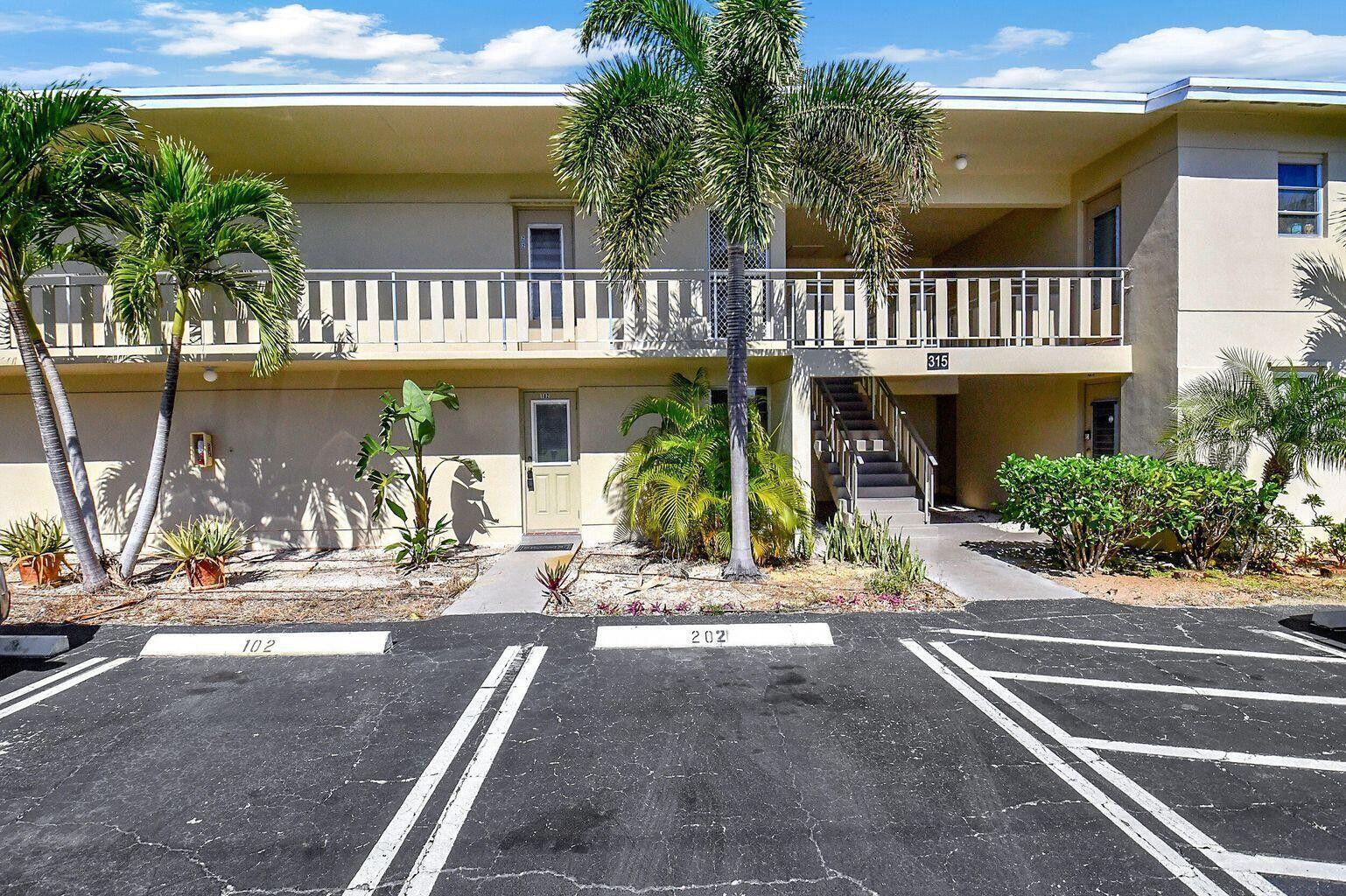 315 Circle Drive S # 102, Boynton Beach FL 33435 photo 2