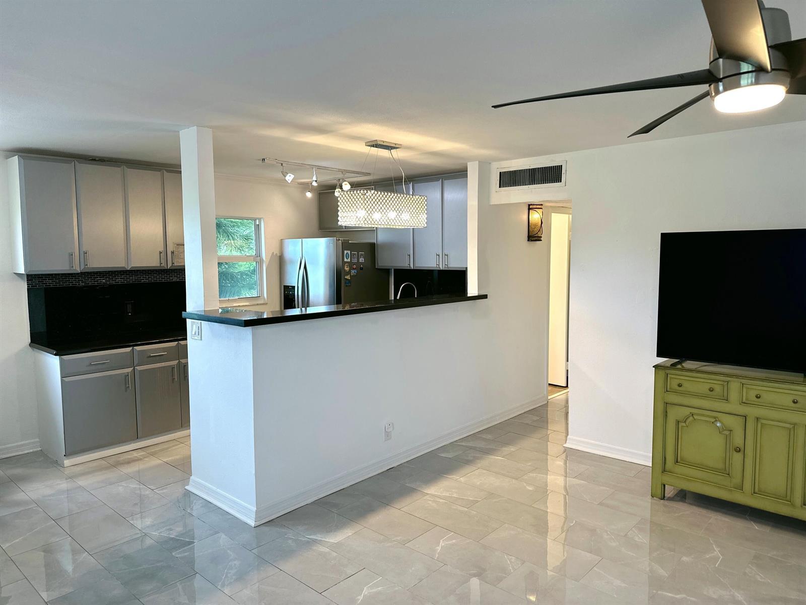 196 Tuscany C Lane, Delray Beach FL 33446 photo 2