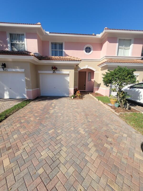 303 Seminole Palms Drive, FL 33463 photo 2