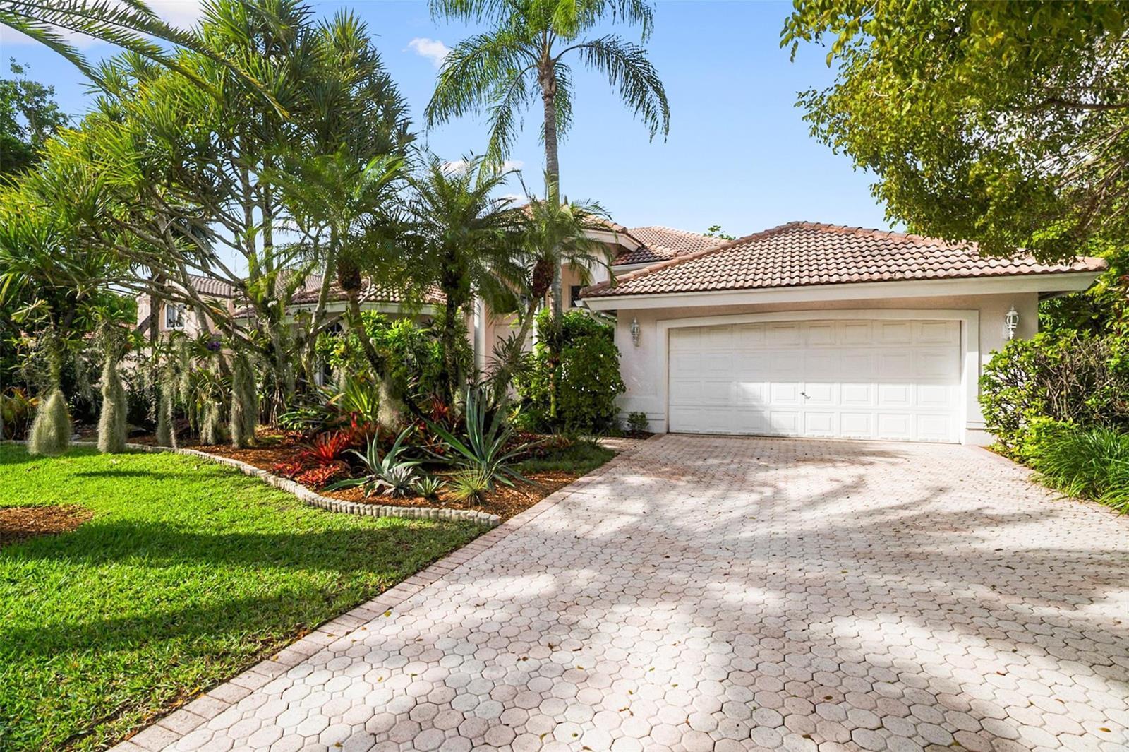 1012 SW 156th Avenue, Pembroke Pines FL 33027 photo 2